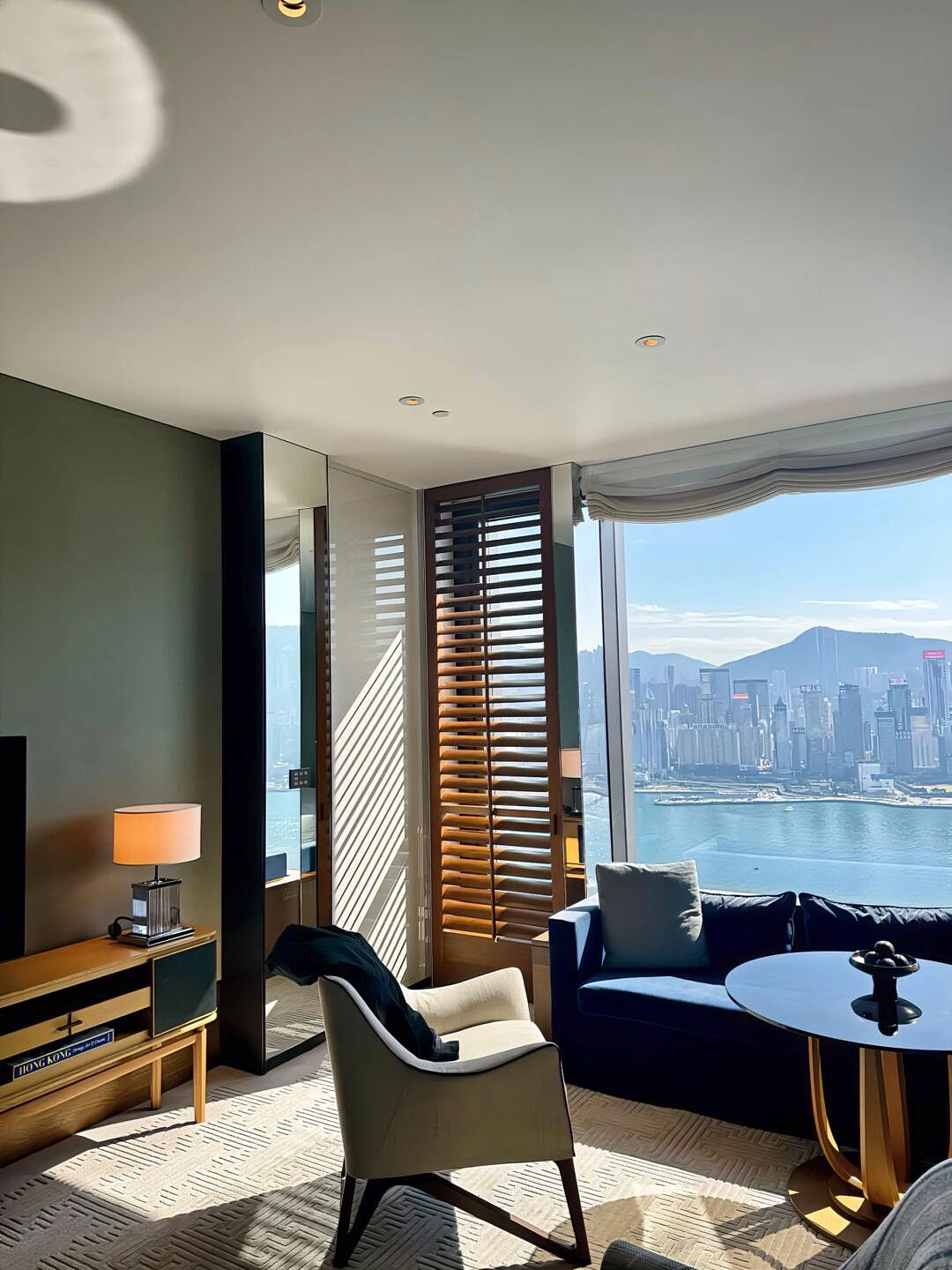 Hong kong-Rosewood Hotel Hong Kong, ?connected to K11 shopping mall, near Lan Kwai Fong bar street