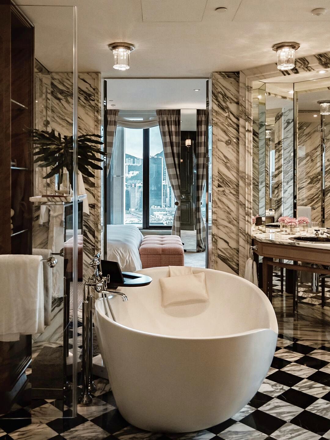 Hong kong-Rosewood Hotel Hong Kong, ?connected to K11 shopping mall, near Lan Kwai Fong bar street