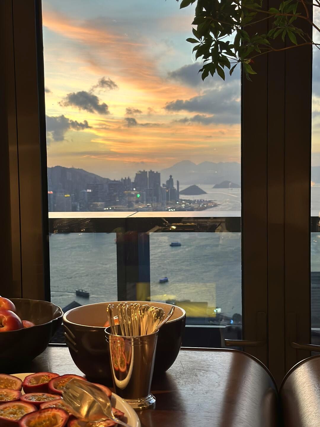 Hong kong-Rosewood Hotel Hong Kong, ?connected to K11 shopping mall, near Lan Kwai Fong bar street