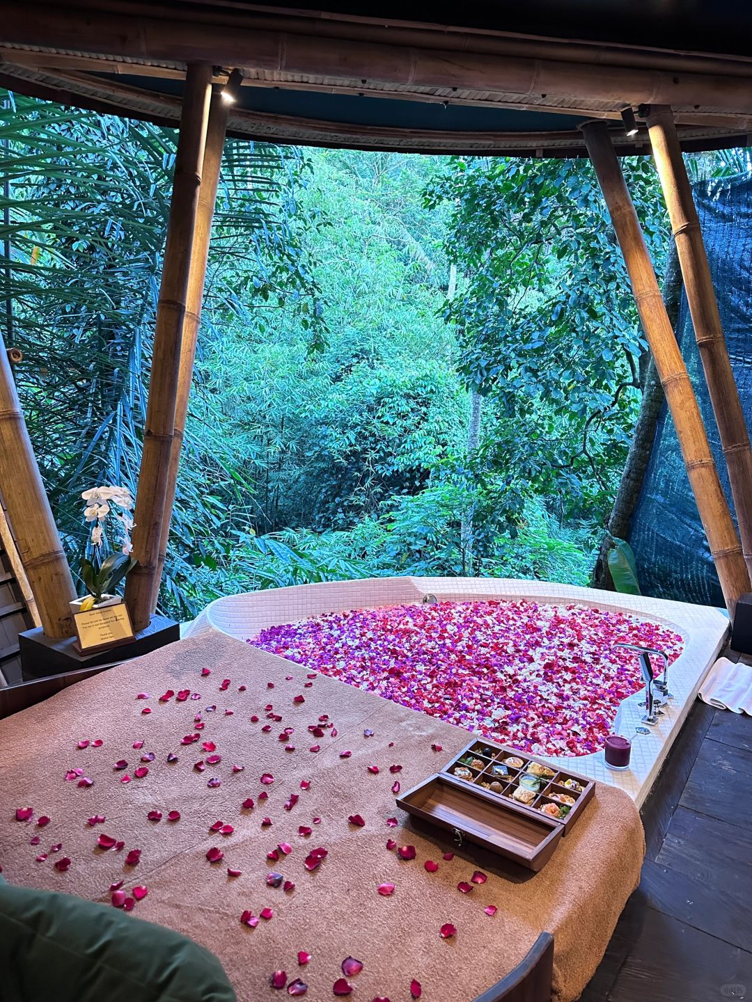 Bali-Mekar Spa Massage Center, K Club Hotel Bali,? immersive jungle petal bath