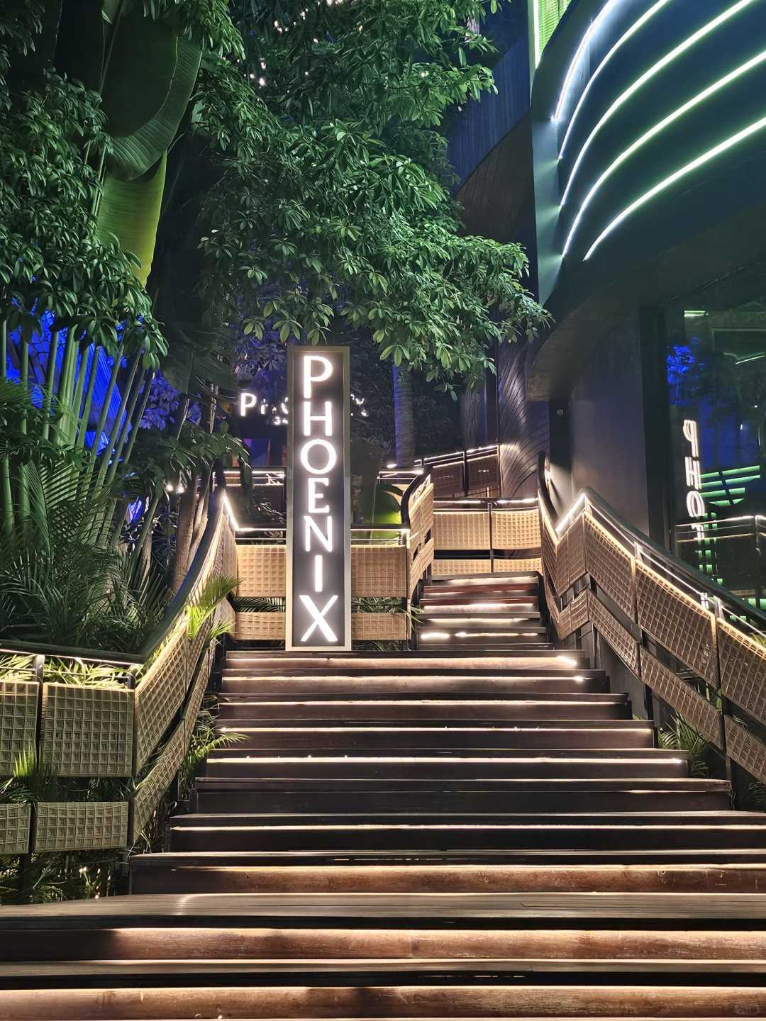 Jakarta-Jakarta Nightlife HW Phoenix Bar PIK, ?Phoenix Nirvana Theme, Instagram-famous bar