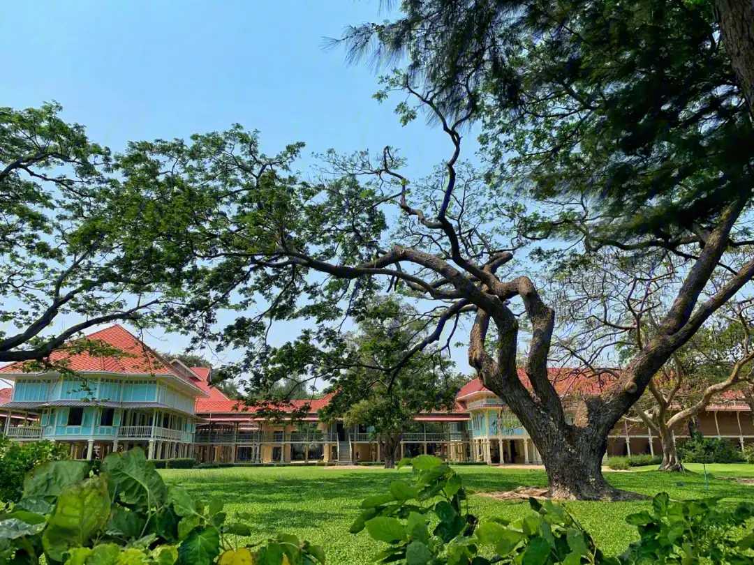 Hua Hin-Maruekhathaiyawan Palace, ?a fresh and graceful royal palace next to Hua Hin Beach