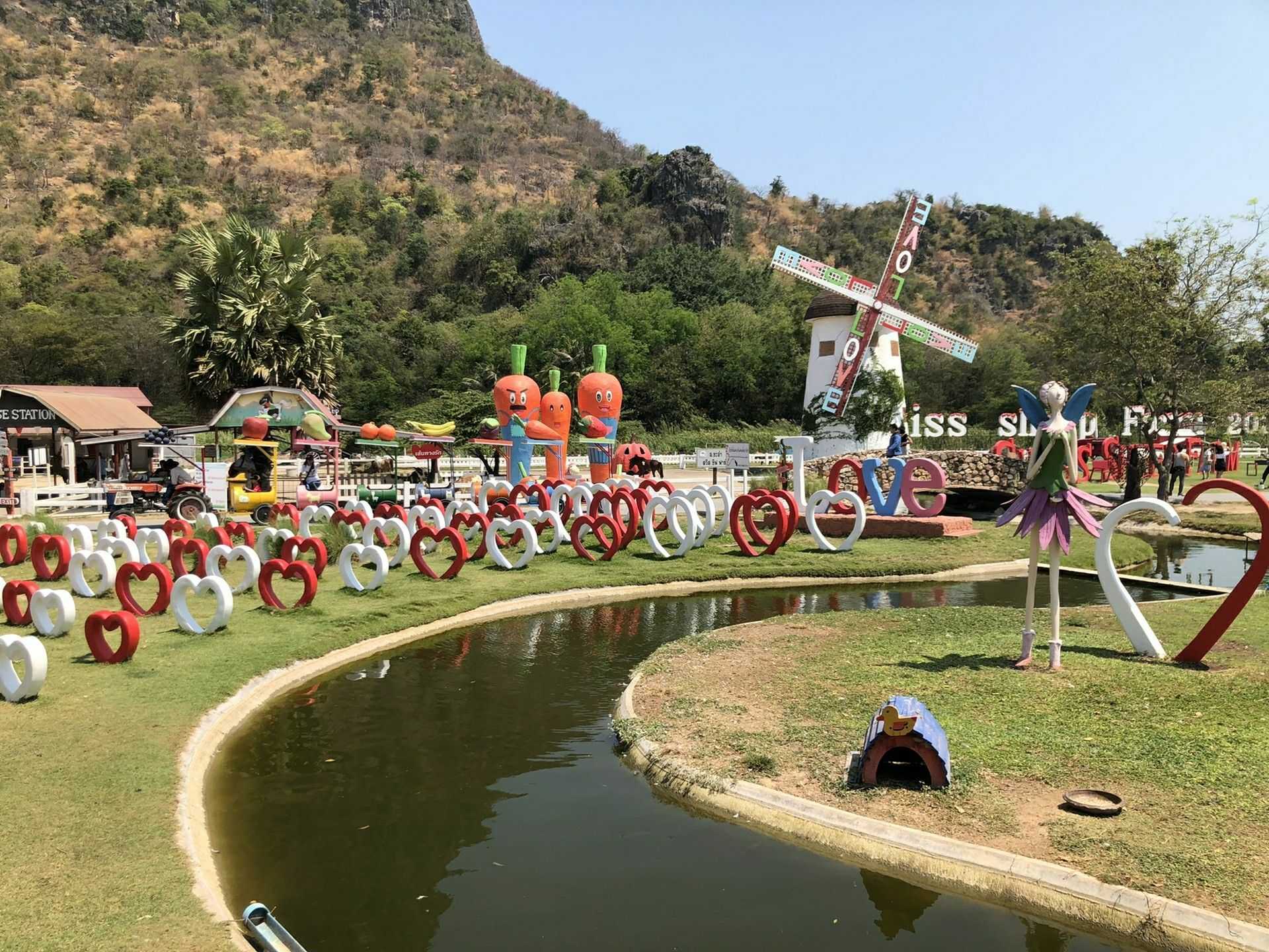 Hua Hin-Swiss Sheep Farm, ?mountain resort for Thai royals, the little sheep inside are very cute