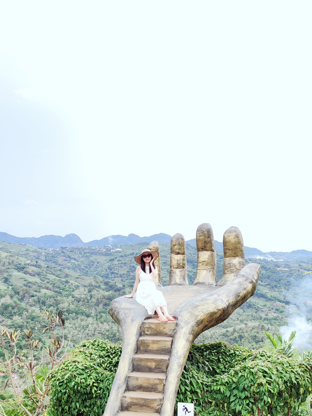 Cebu-Visit Sirao Garden in Cebu Mountain on weekends. ?The ticket is a small red flower stamp