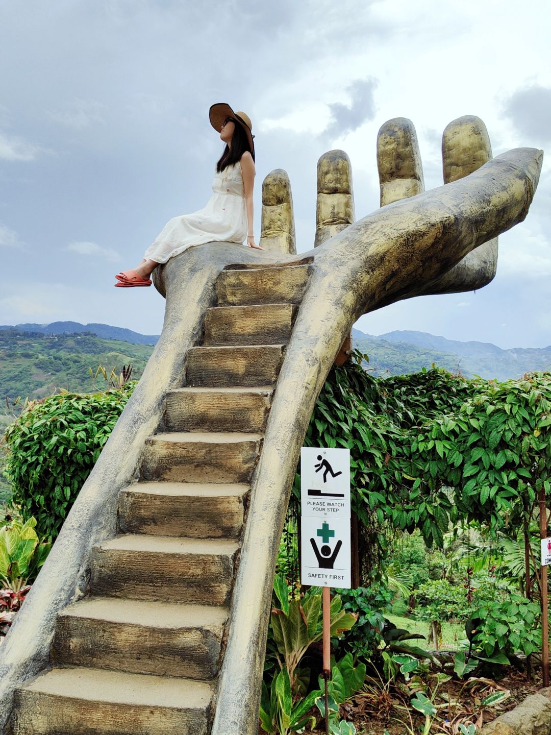 Cebu-Visit Sirao Garden in Cebu Mountain on weekends. ?The ticket is a small red flower stamp