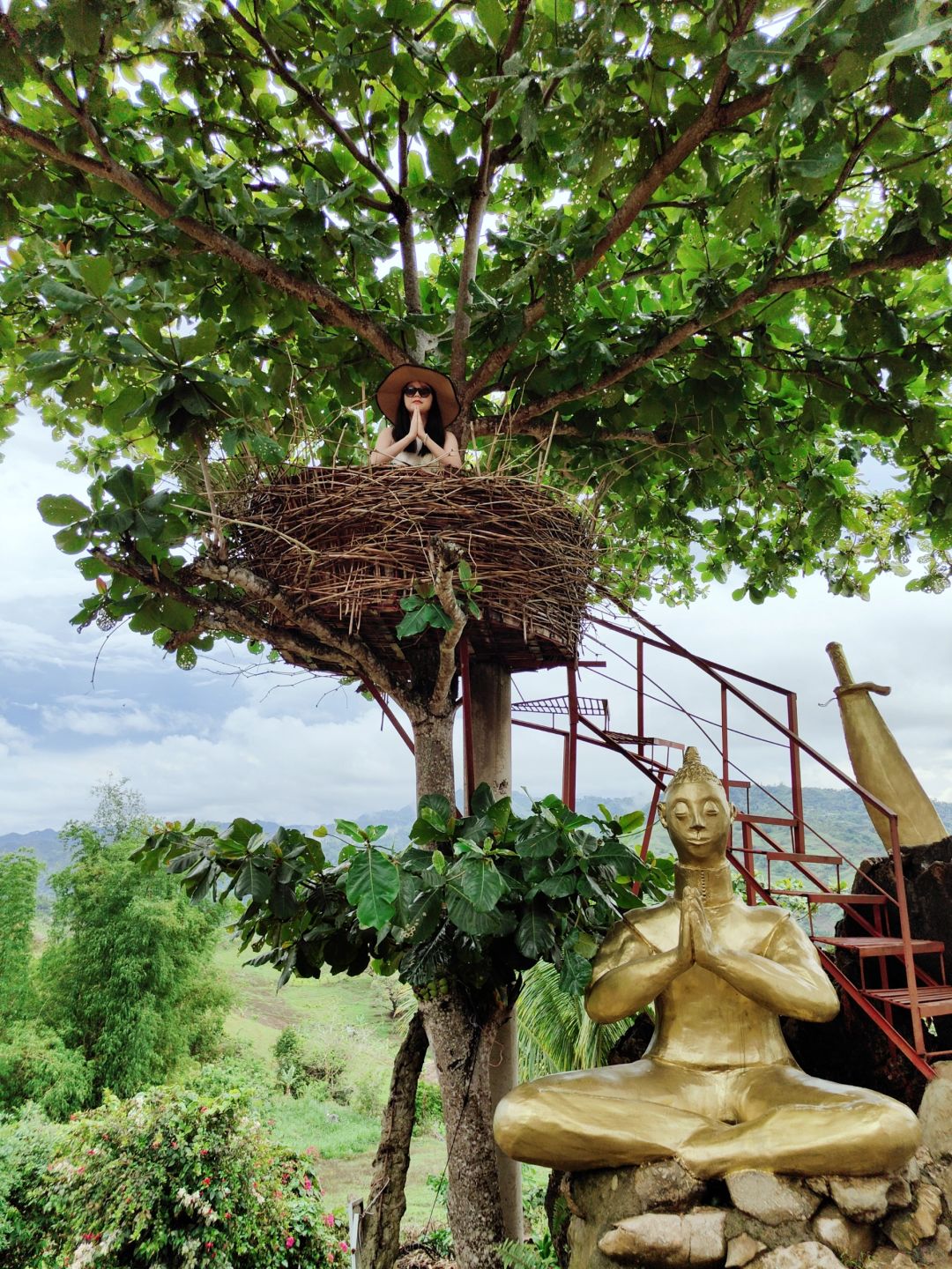 Cebu-Visit Sirao Garden in Cebu Mountain on weekends. ?The ticket is a small red flower stamp