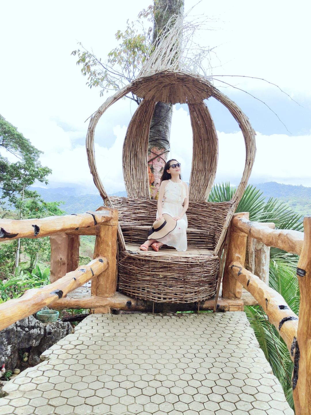 Cebu-Visit Sirao Garden in Cebu Mountain on weekends. ?The ticket is a small red flower stamp