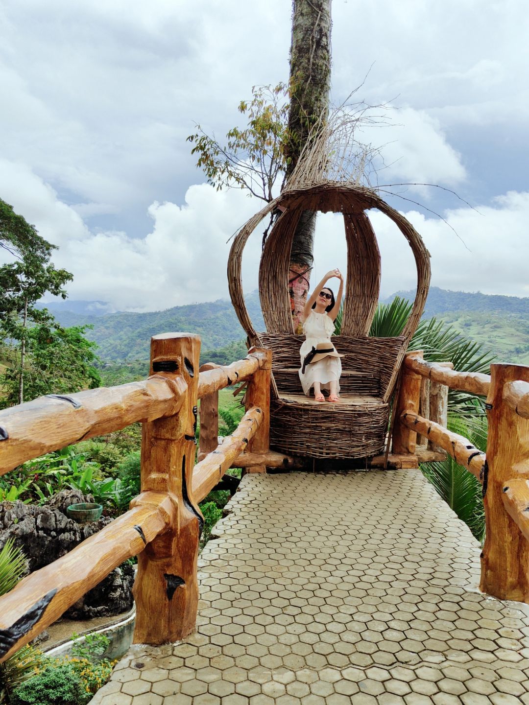 Cebu-Visit Sirao Garden in Cebu Mountain on weekends. ?The ticket is a small red flower stamp