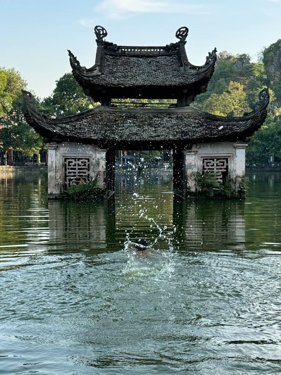 Hanoi-Thien Phuoc Temple in Hanoi, 300 years old, ?suitable for lovers of ancient architecture