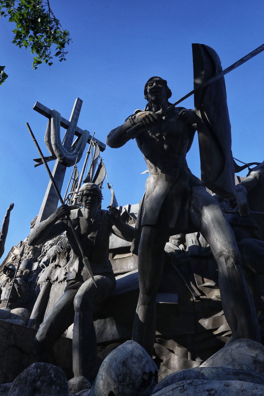 Cebu-Cebu Heritage Monument (Parian Monument), ?the centerpiece of Parian Park