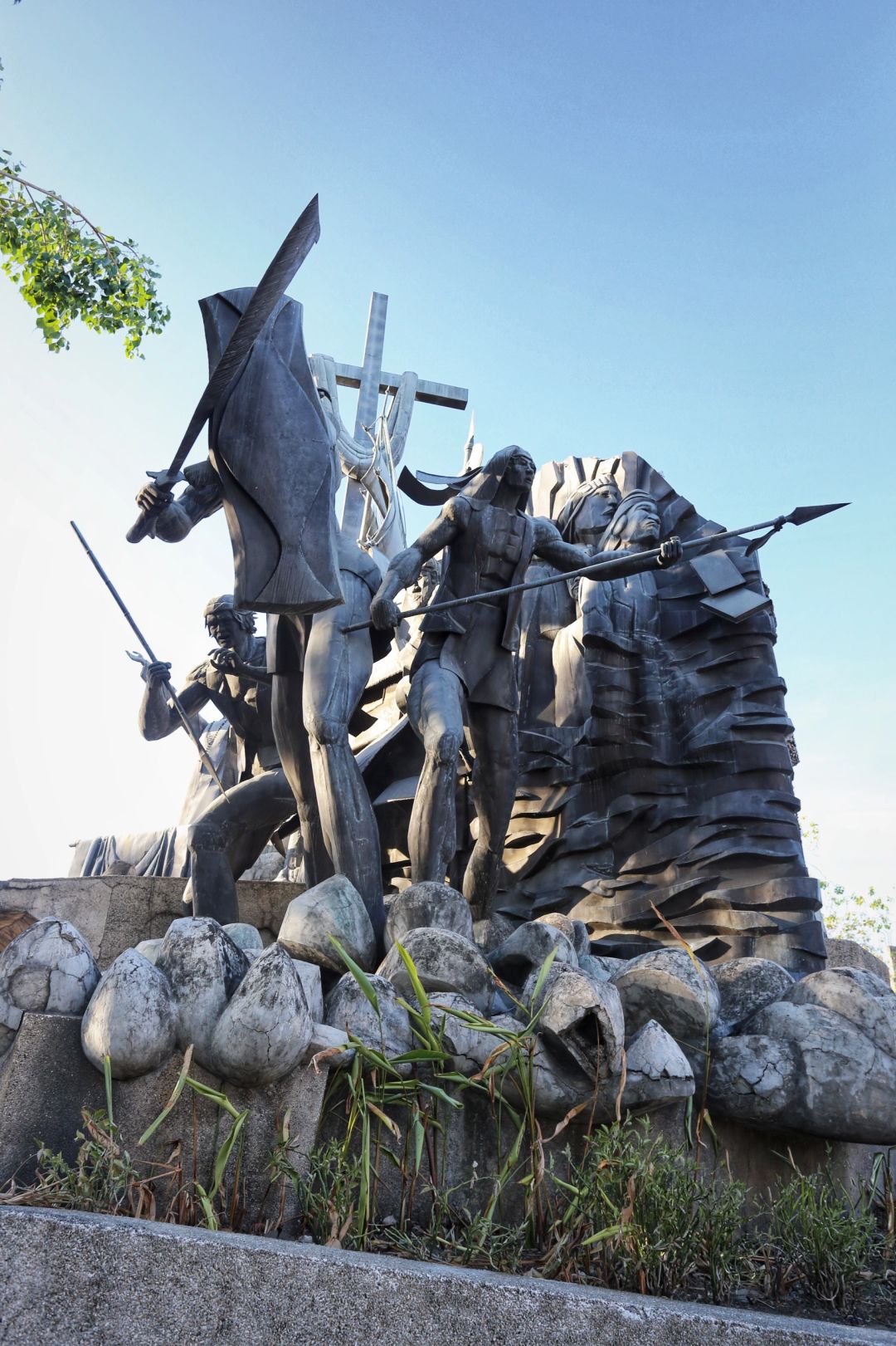 Cebu-Cebu Heritage Monument (Parian Monument), ?the centerpiece of Parian Park