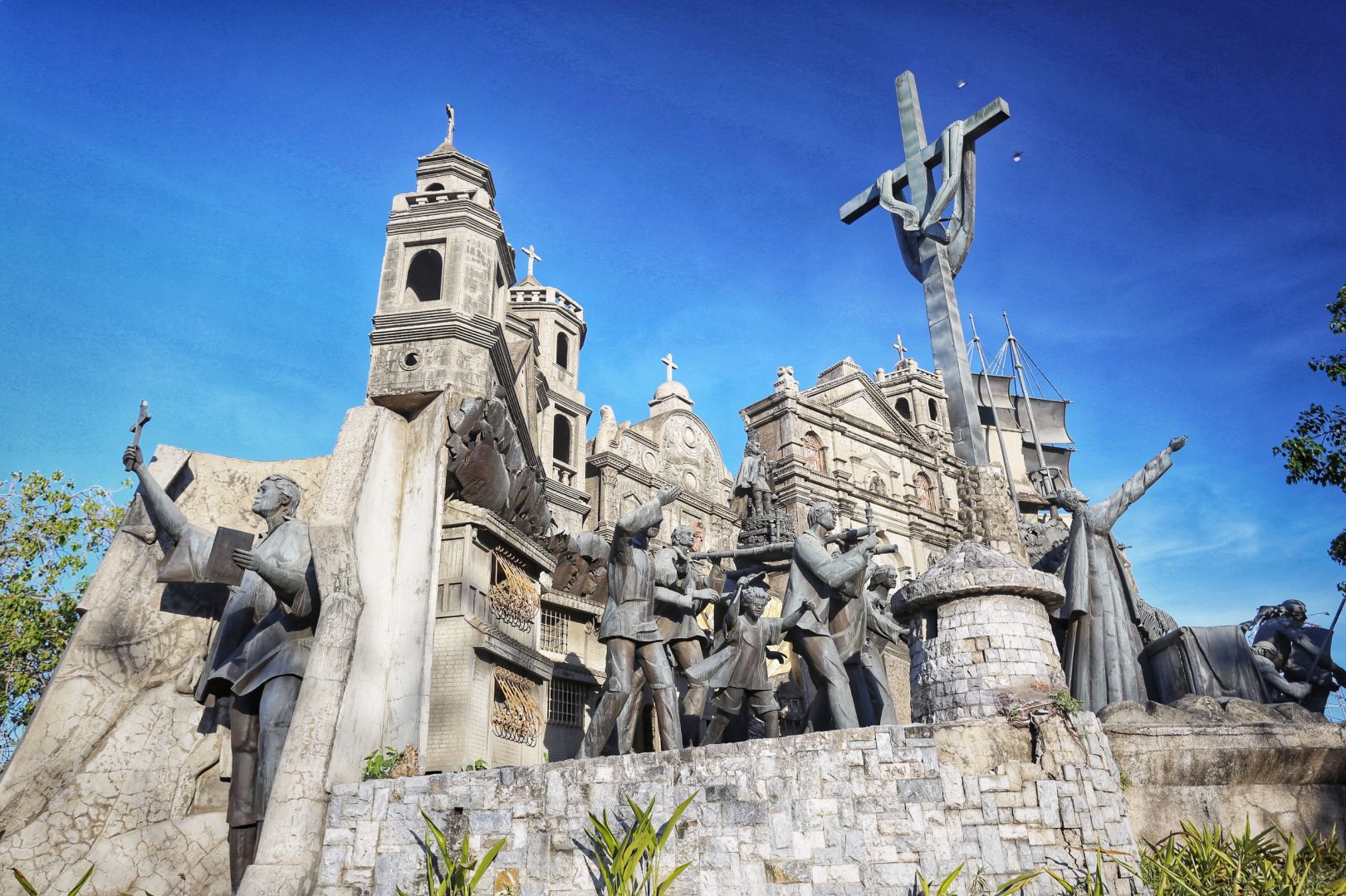 Cebu-Cebu Heritage Monument (Parian Monument), ?the centerpiece of Parian Park