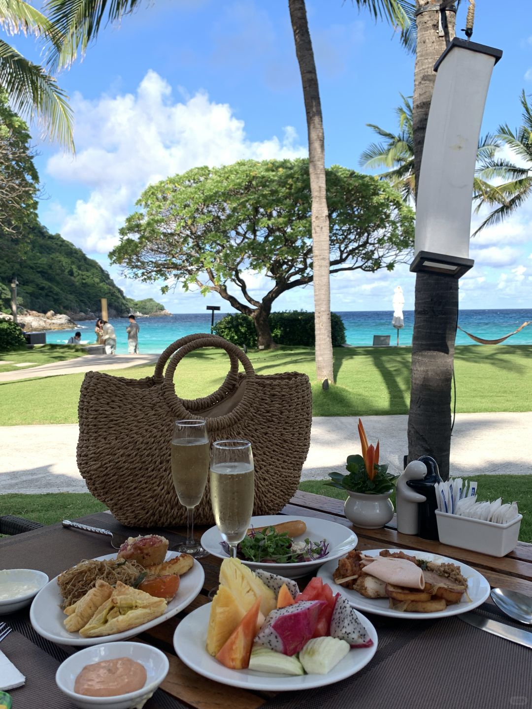 Phuket-The Racha Hotel on Emperor Island, ?great choice for snorkeling and diving enthusiasts