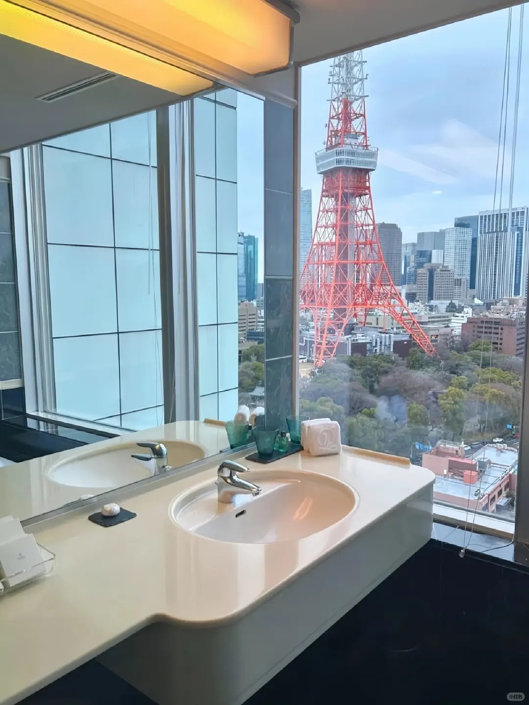 Tokyo-The Tokyo Prince Hotel Garden Towerand with colorful hotel entertainment can enjoy temple culture