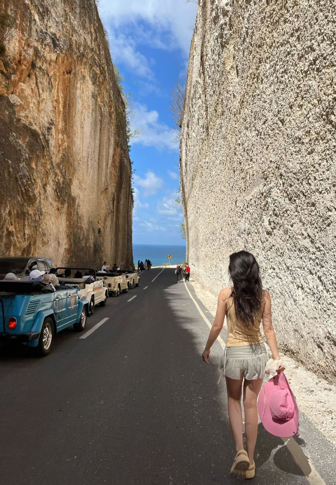 Bali-The last day in Bali, ?guide to hiking on the cliff road. Rent a motorbike and ride around