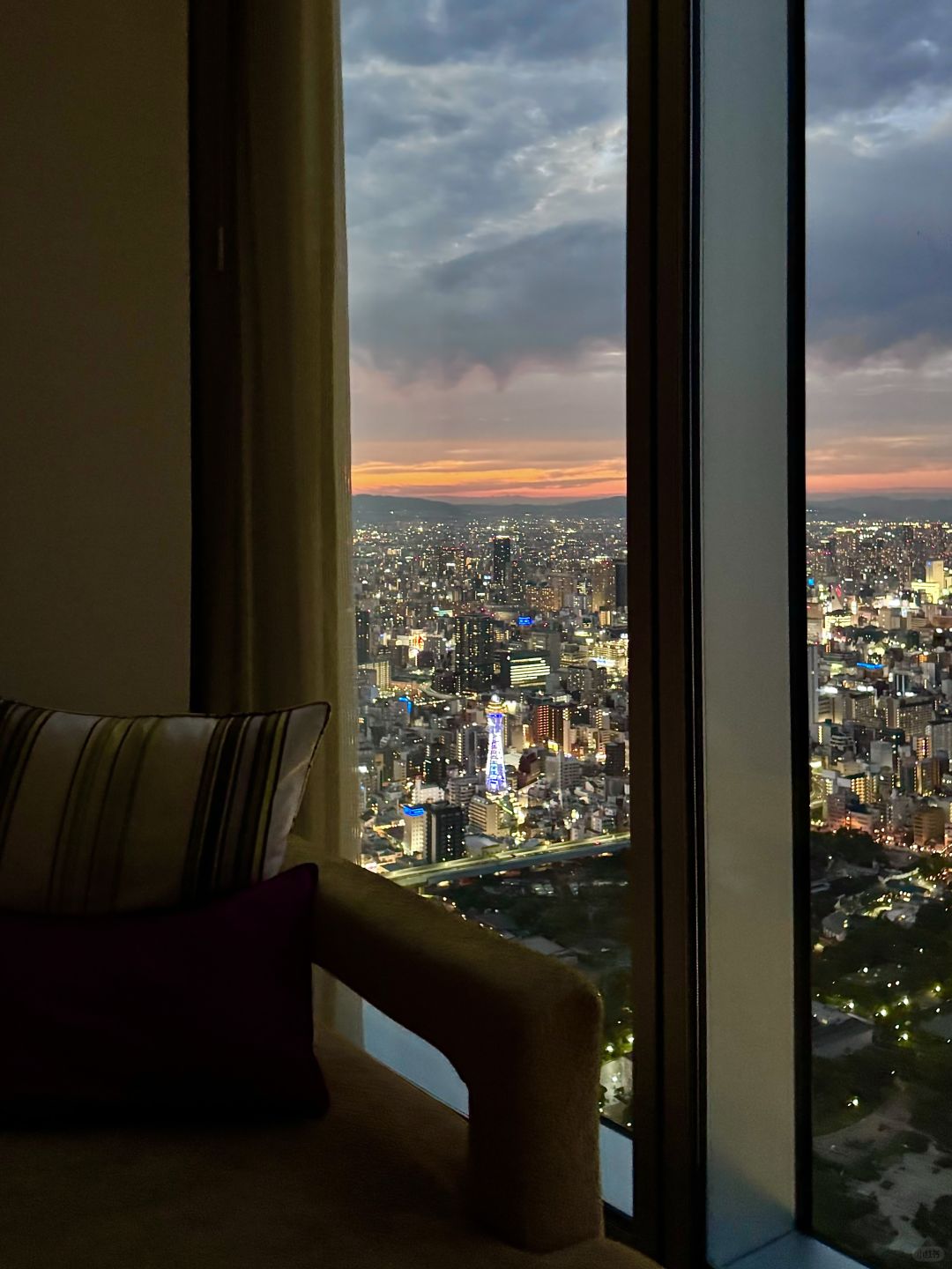 Osaka-Osaka One-Day Photo Tour and Marriott Hotel Stay Guide:Aamba Yasaka Shrine、Osaka Statue of Liberty