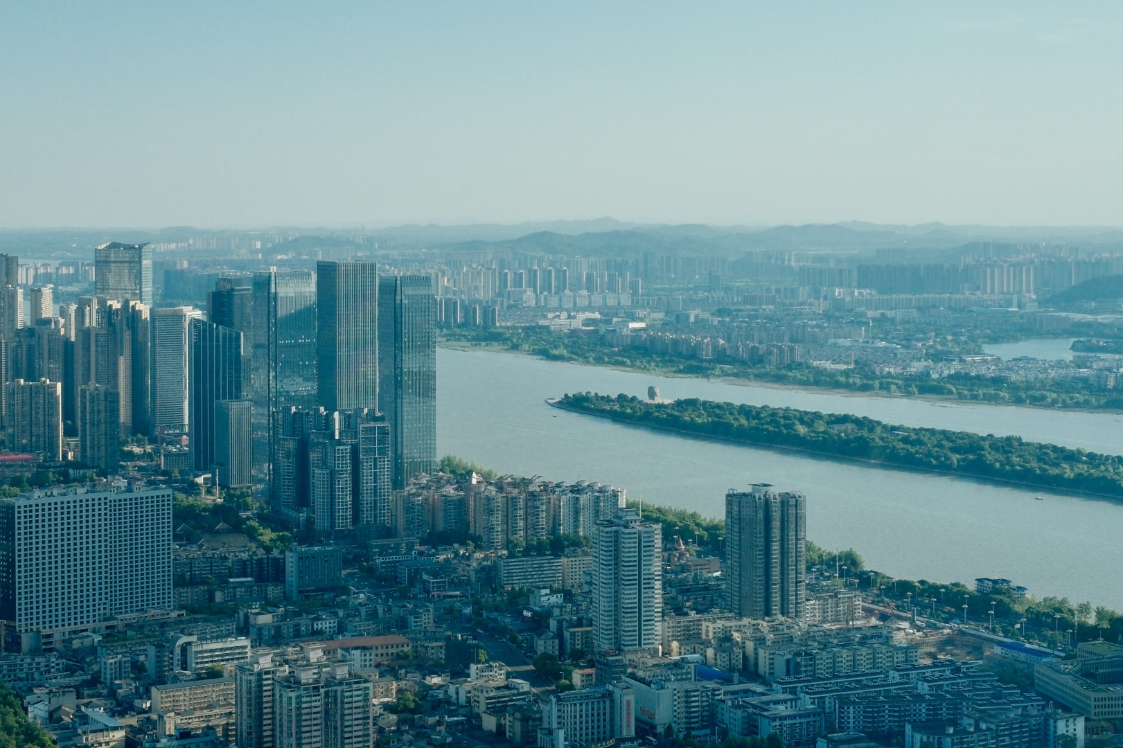 Changsha-Changsha Park Hyatt Hotel, a stylish and luxurious mansion, also has a taste in the selection of artworks