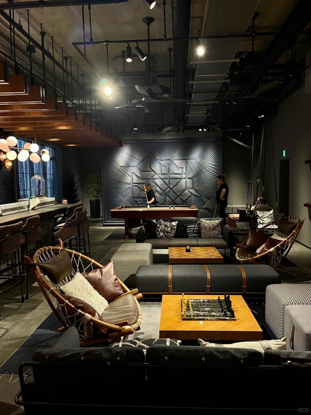 Tokyo-The Lively Hotel: free self-service beer and izakayas, Internetcelebrity noodle restaurants  nearby.