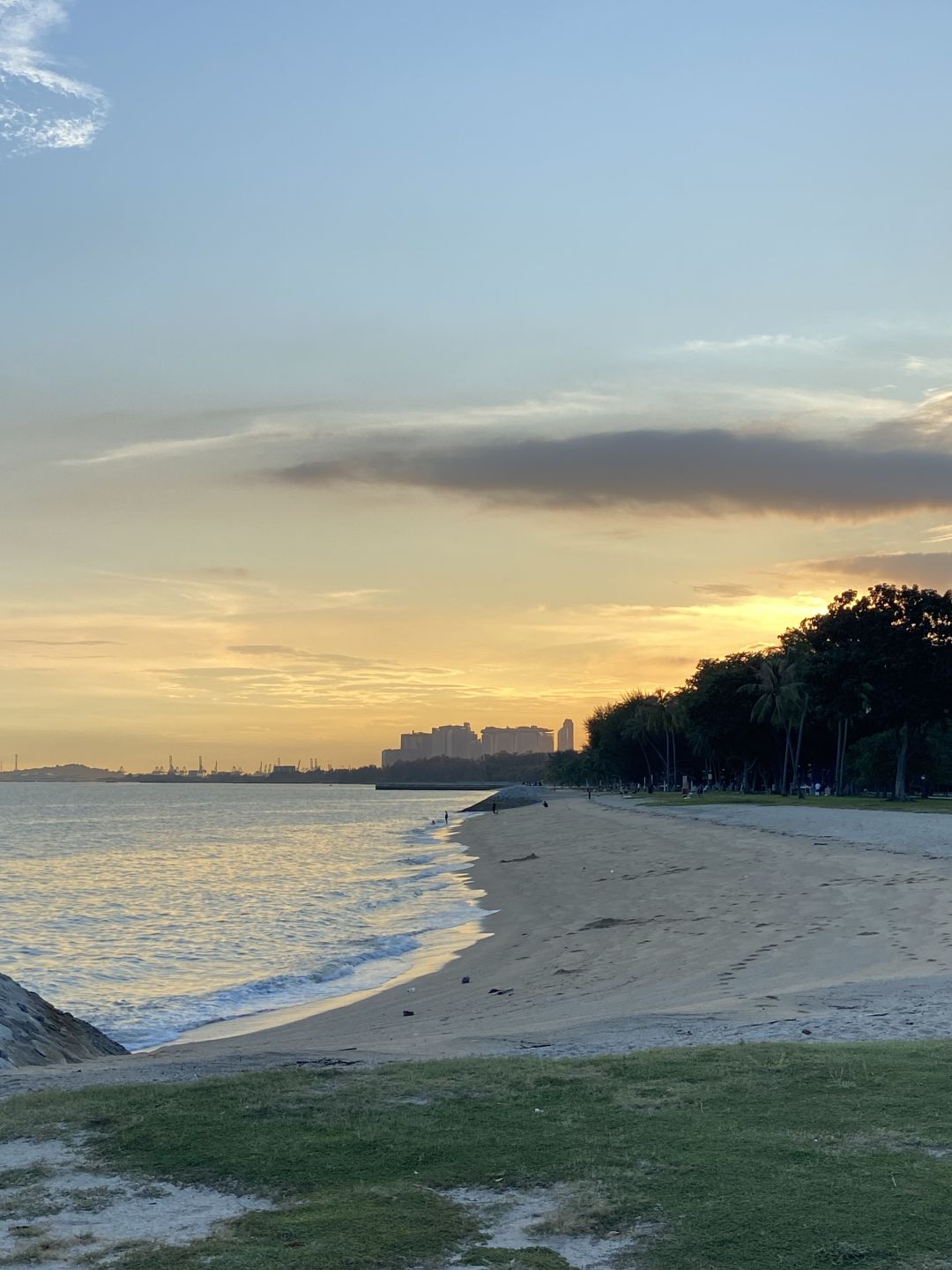 Singapore-Cycling with locals at Singapore's East Coast Park at sunset, ?romance can be free