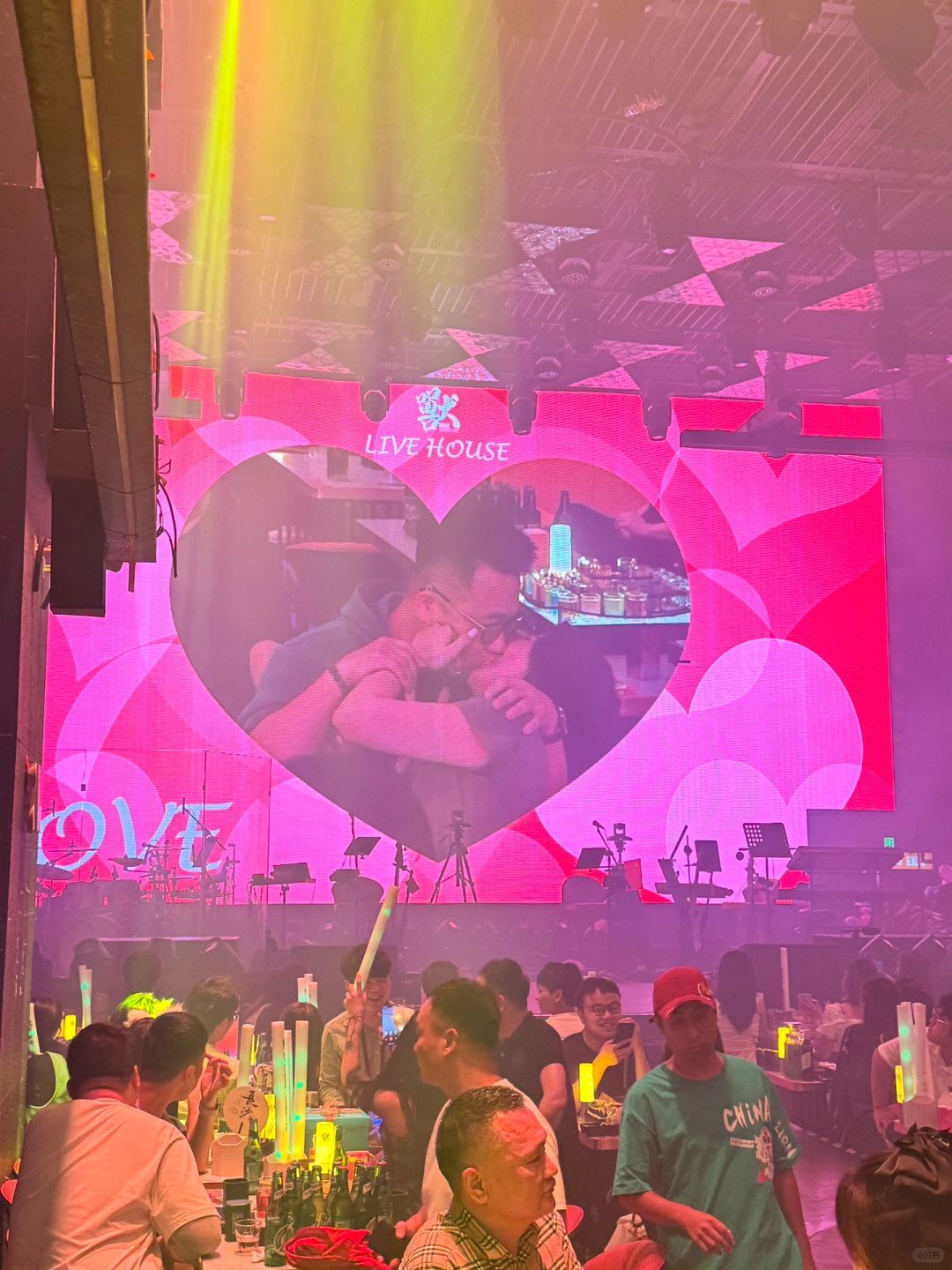 Changsha-Changsha bar invites a beautiful girls to drink ~