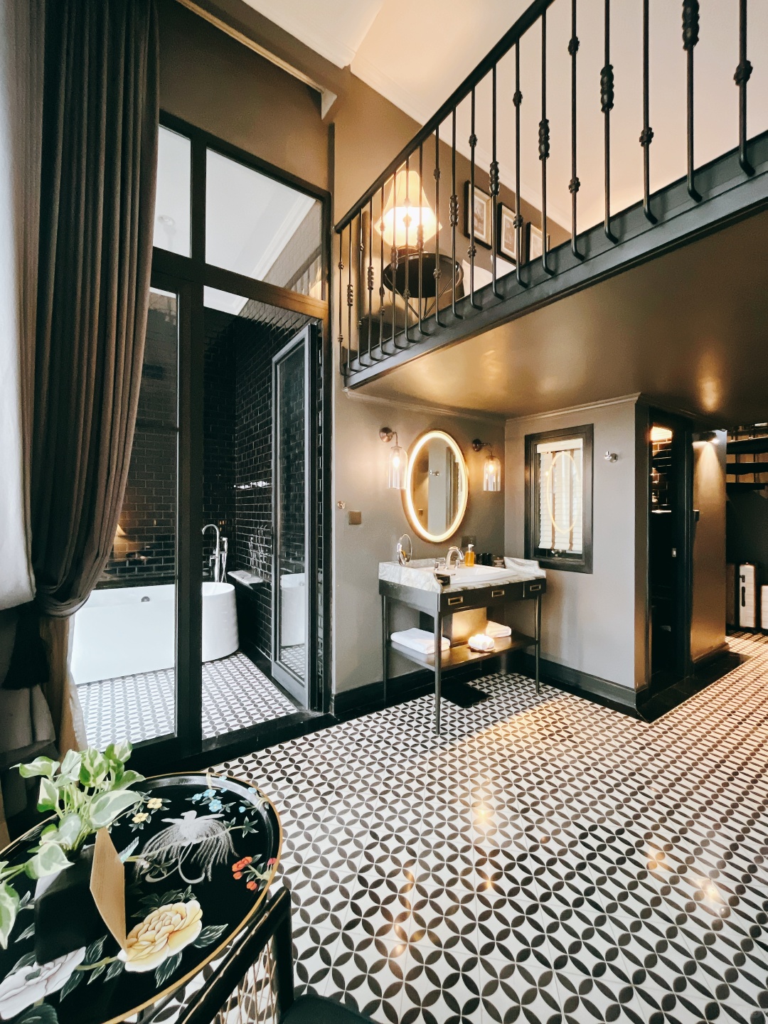 Hanoi-La Siesta Premium Hang Be Hotel, a heavy carved door,?inside the door is a dream of Southeast Asia