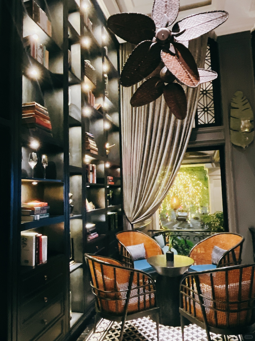 Hanoi-La Siesta Premium Hang Be Hotel, a heavy carved door,?inside the door is a dream of Southeast Asia