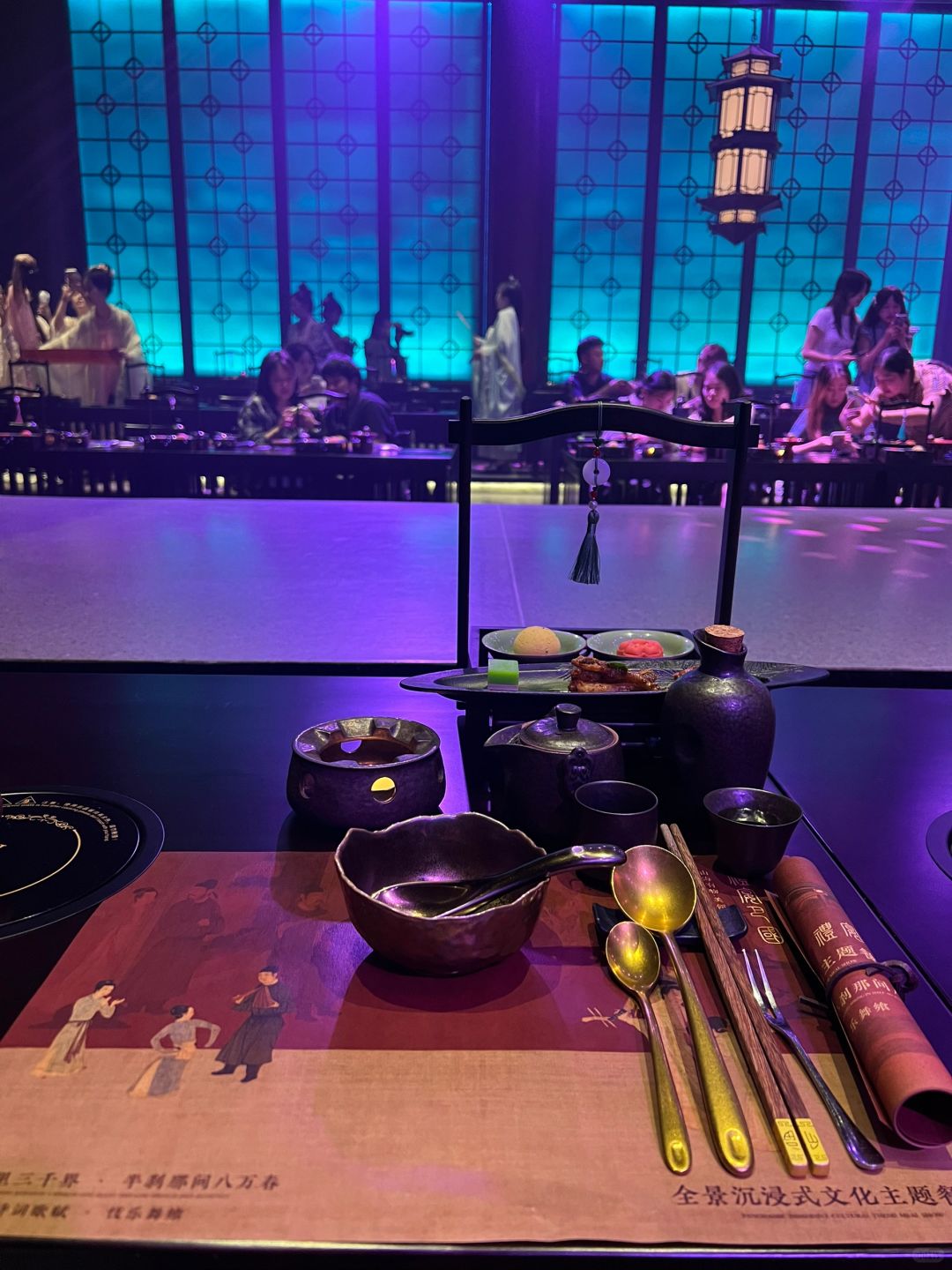 Chengdu/Chongqing-Experience the imperial feast of ancient emperors at Liyan Baguo Restaurant in Chongqing!