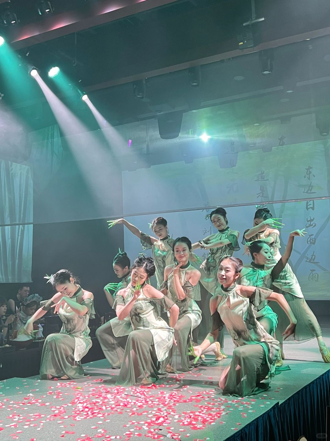 Chengdu/Chongqing-Experience the imperial feast of ancient emperors at Liyan Baguo Restaurant in Chongqing!