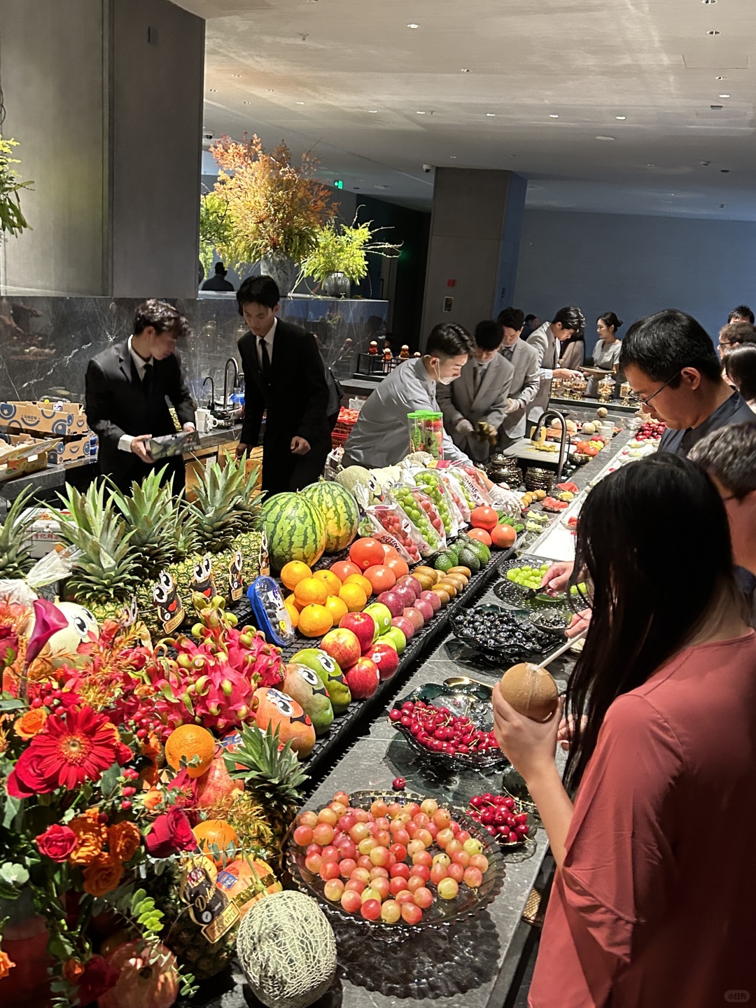 Shanghai/Hangzhou-In the Yashui ath center in Shanghai, you can eat king crab all you want！