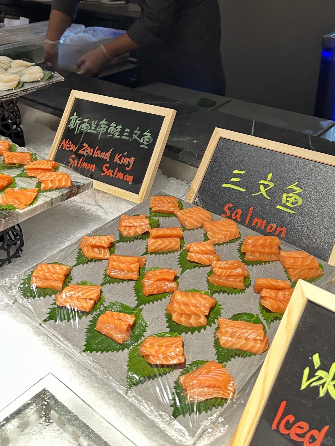 Shanghai/Hangzhou-In the Yashui ath center in Shanghai, you can eat king crab all you want！