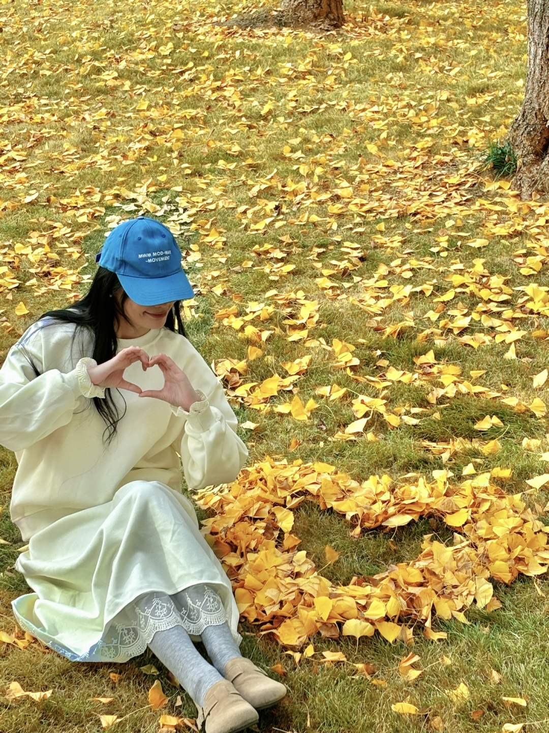 Chengdu/Chongqing-The ginkgo forest in Chengdu Tianfu Park has turned into a golden ocean!