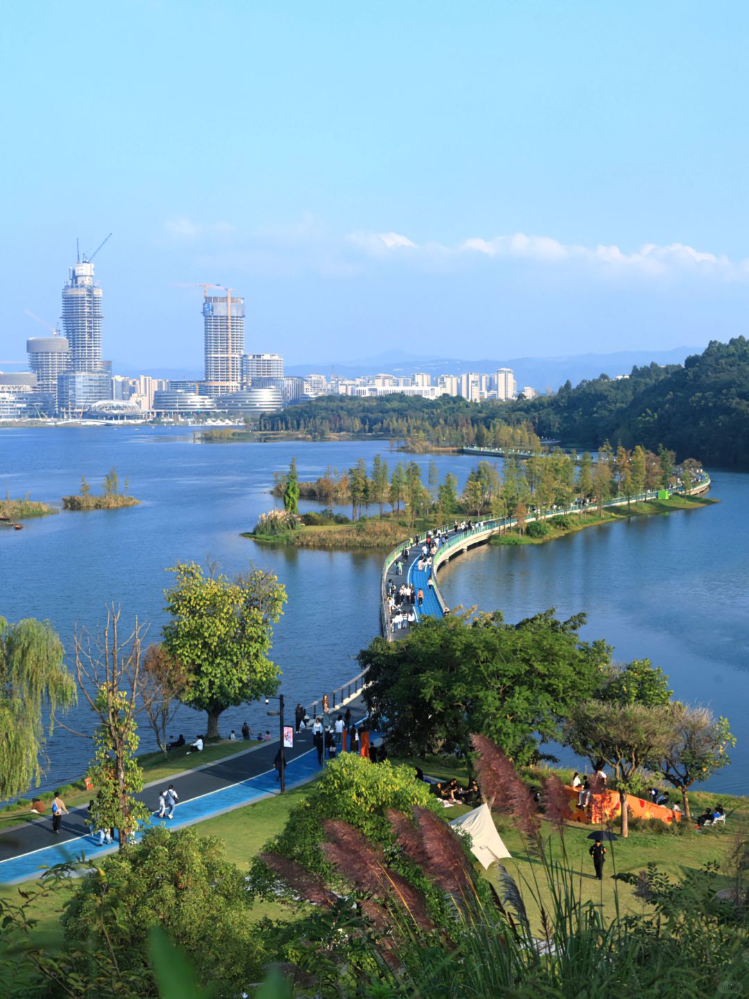 Chengdu/Chongqing-Xinglong Lake in Chengdu provides a seaside experience!