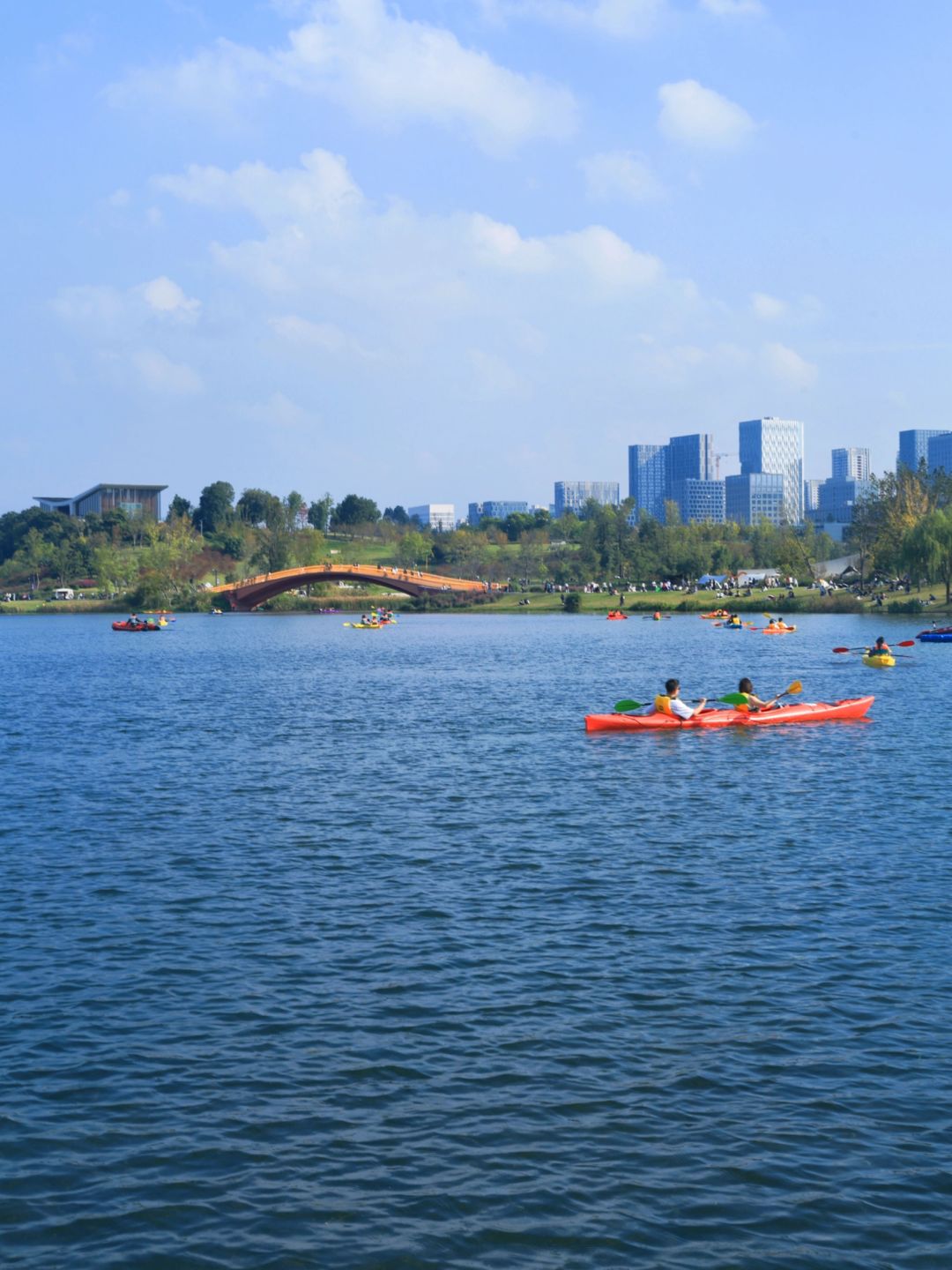 Chengdu/Chongqing-Xinglong Lake in Chengdu provides a seaside experience!