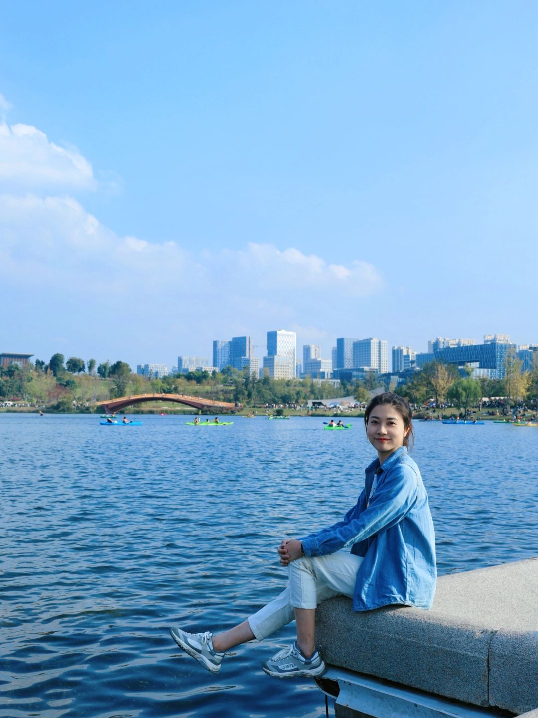 Chengdu/Chongqing-Xinglong Lake in Chengdu provides a seaside experience!