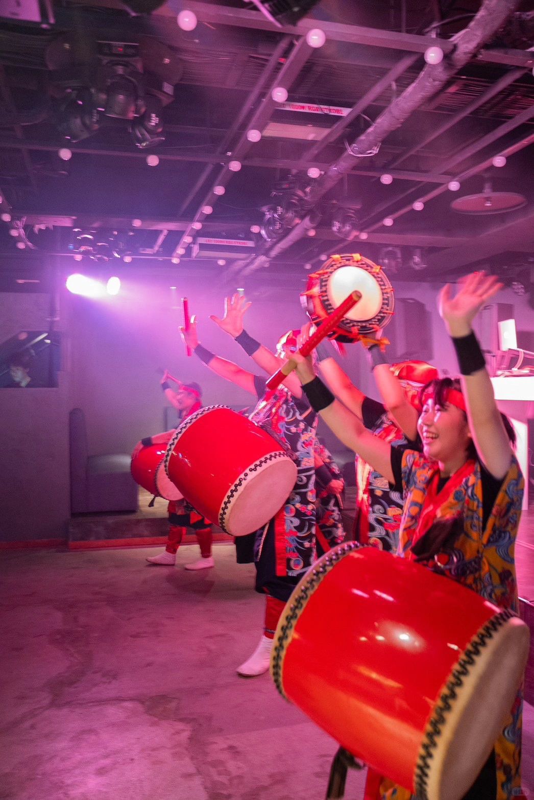 Okinawa-Okinawa nightclub TOPTREE will have Japanese folk song and dance performance at 6 p.m.