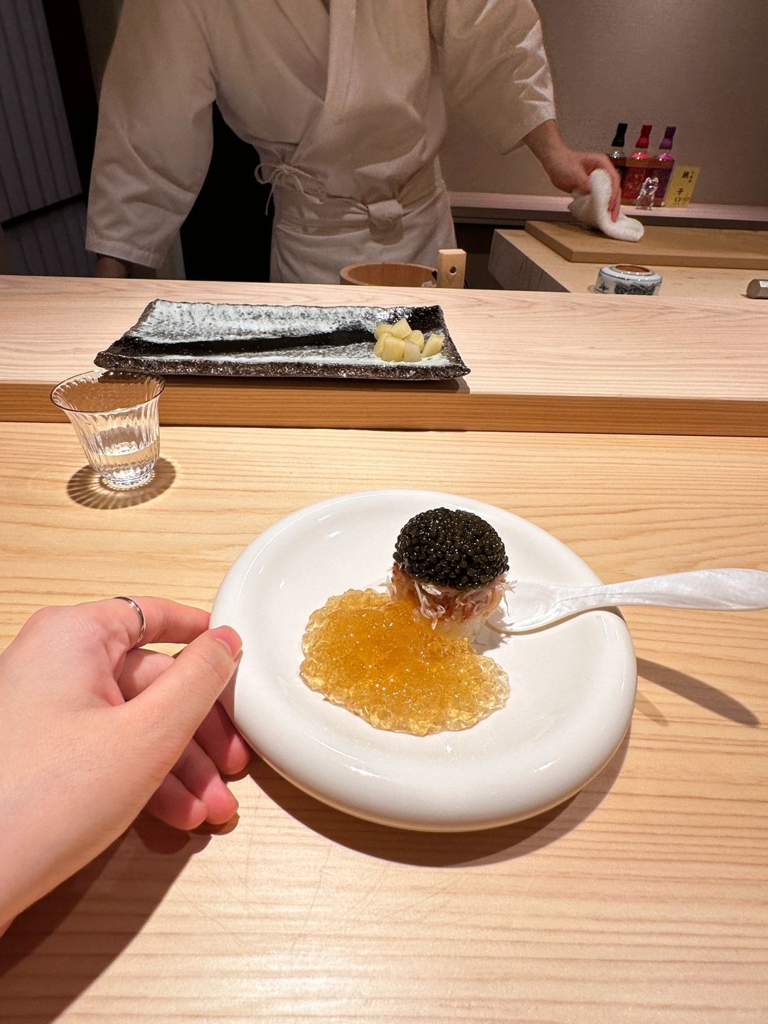 Osaka-Omakase with full emotional value：a journey to delicious food-- Thick-cut tuna with salmon roe,Hairy crab