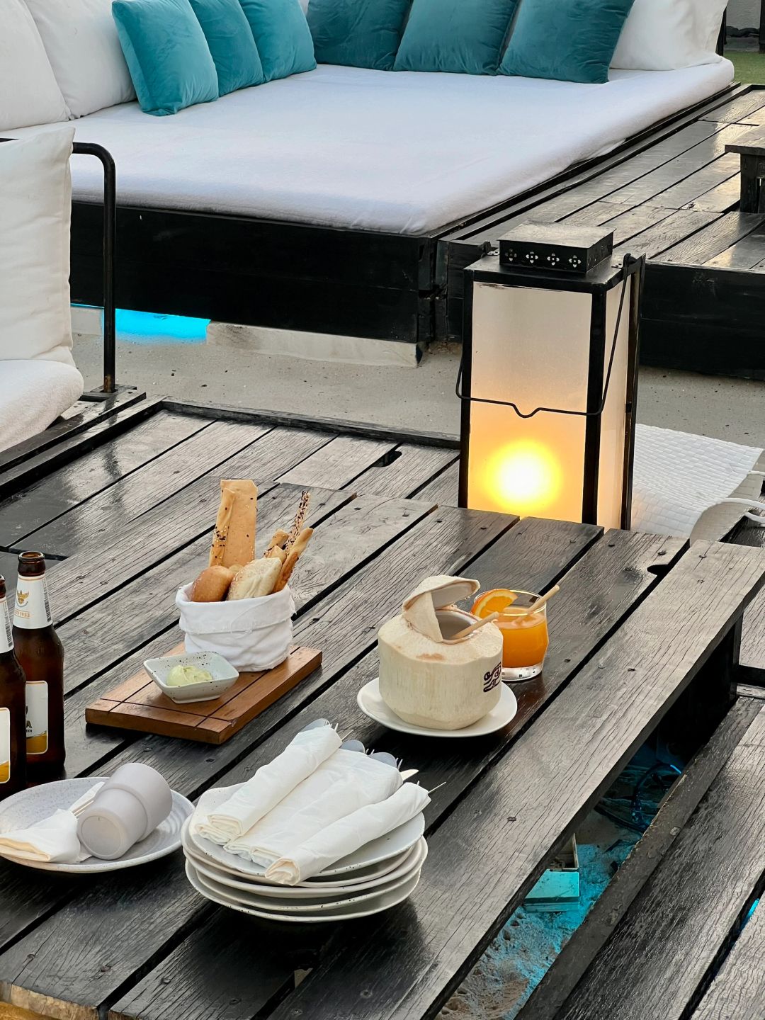 Hua Hin-CAPE NIDHRA HOTEL in Hua Hin, Thailand, ?small rooms and expensive prices