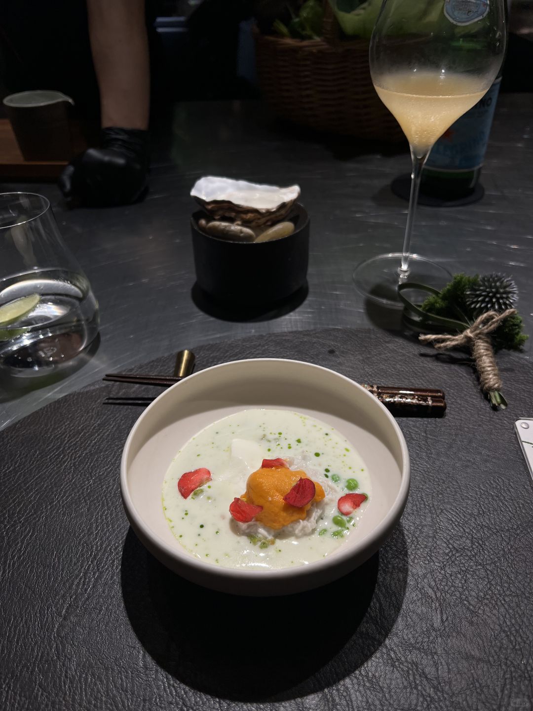 Chengdu/Chongqing-”Paired“ Restaurant in Chengdu is famous for its perfect combination of Chinese and Western cuisine!