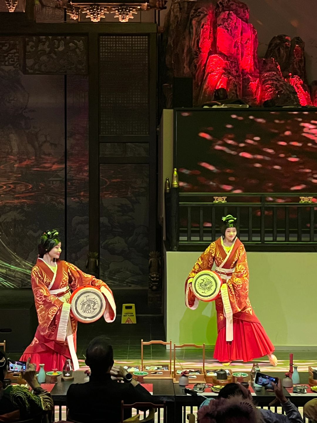 Chengdu/Chongqing-The popular Chengdu Shu banquet restaurant recently is full of ancient feelings!