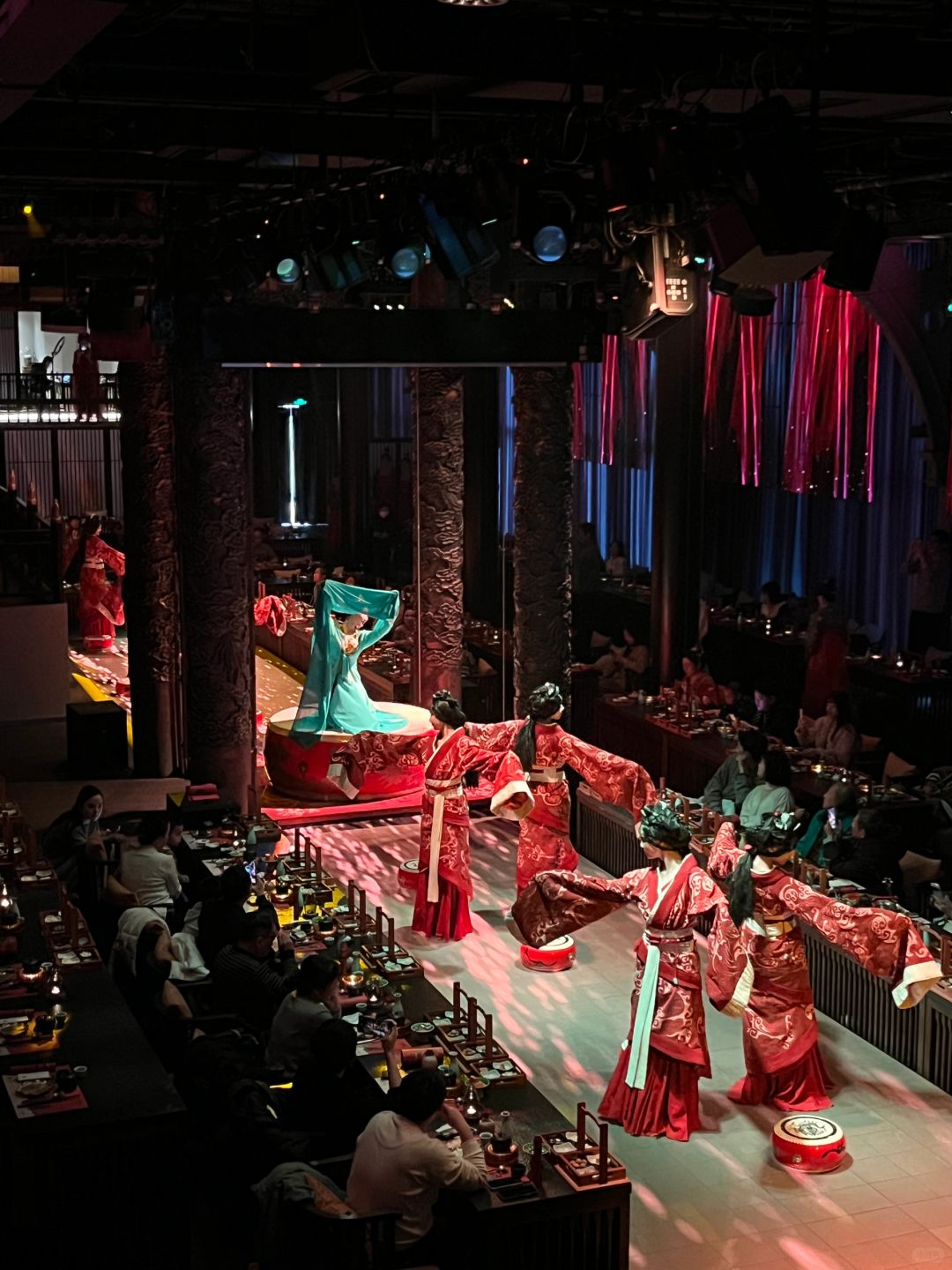 Chengdu/Chongqing-The popular Chengdu Shu banquet restaurant recently is full of ancient feelings!