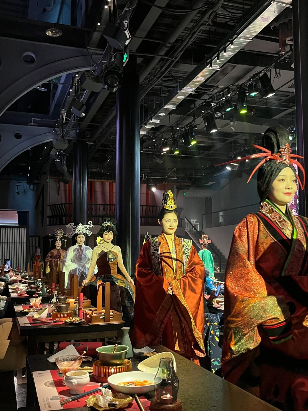 Chengdu/Chongqing-The popular Chengdu Shu banquet restaurant recently is full of ancient feelings!