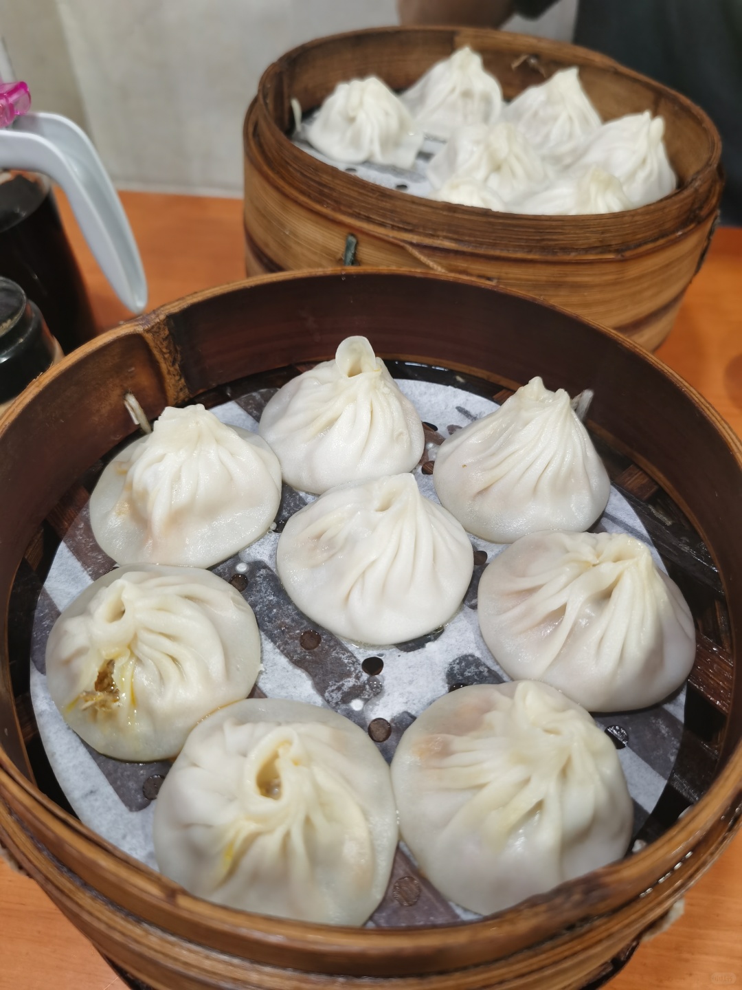 Shanghai/Hangzhou-Michelin-starred Lailai Xiao Long Bao in Shanghai! ! !
