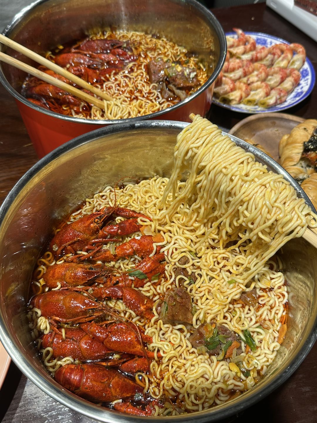 Shanghai/Hangzhou-Come to Shanghai Shrimp Fun restaurant eating XXL size crayfish instant noodles！
