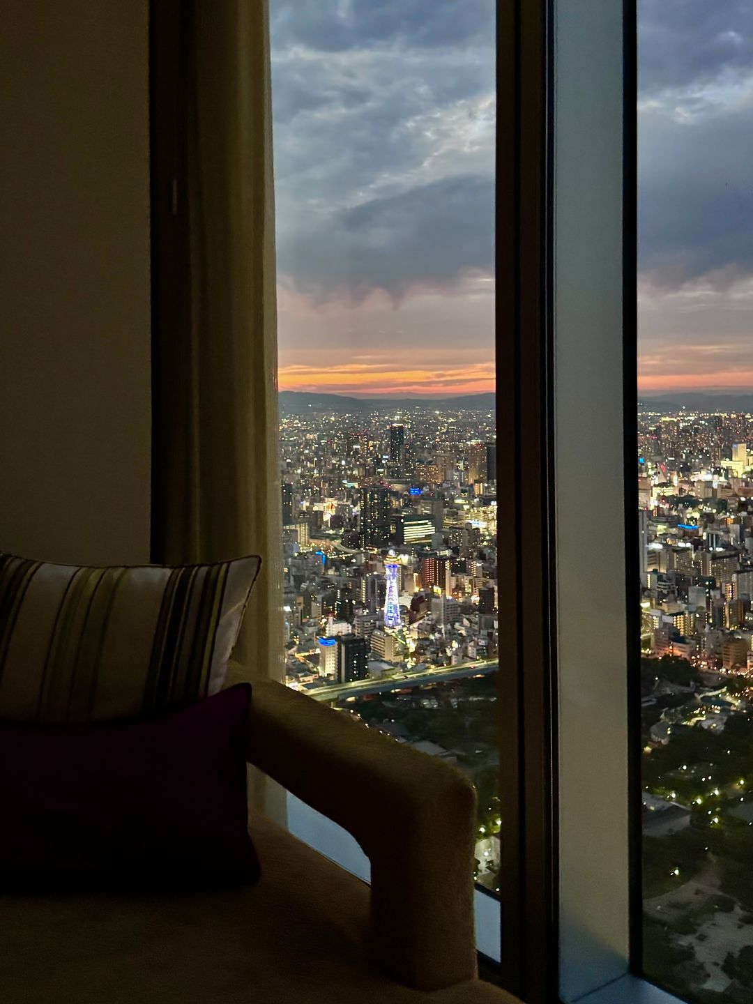 Osaka-Osaka was bombarded with questions ?I posted the plane to Moments to 