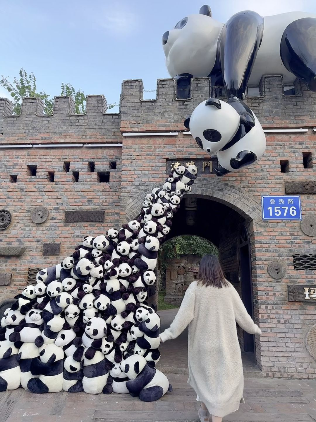 Chengdu/Chongqing-A travel guide book made by locals in Chengdu! You must watch before go to Chengdu!