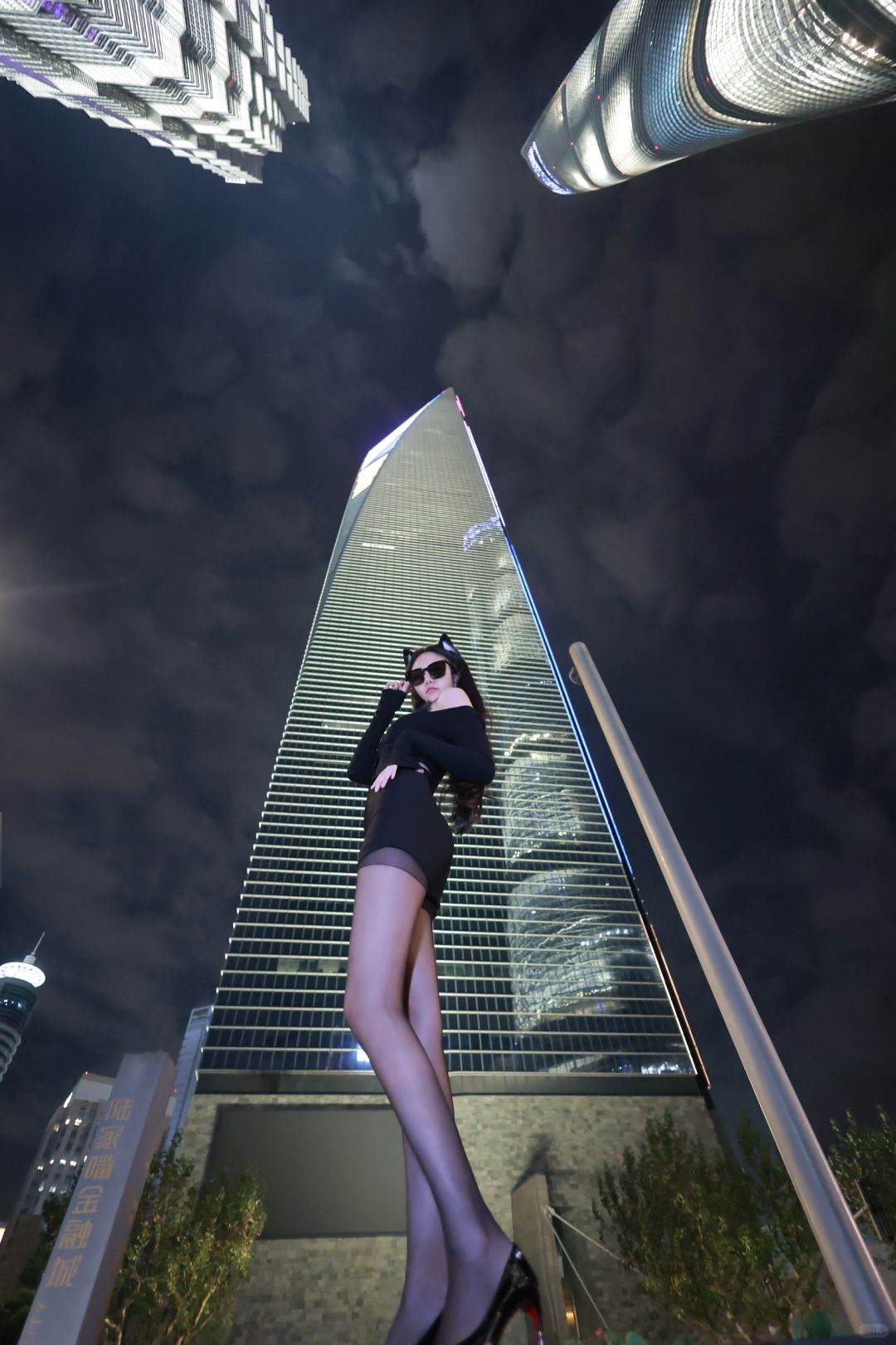 Shanghai/Hangzhou-There is no better place to take a photo of yourself while traveling in Shanghai than in Lujiazui!