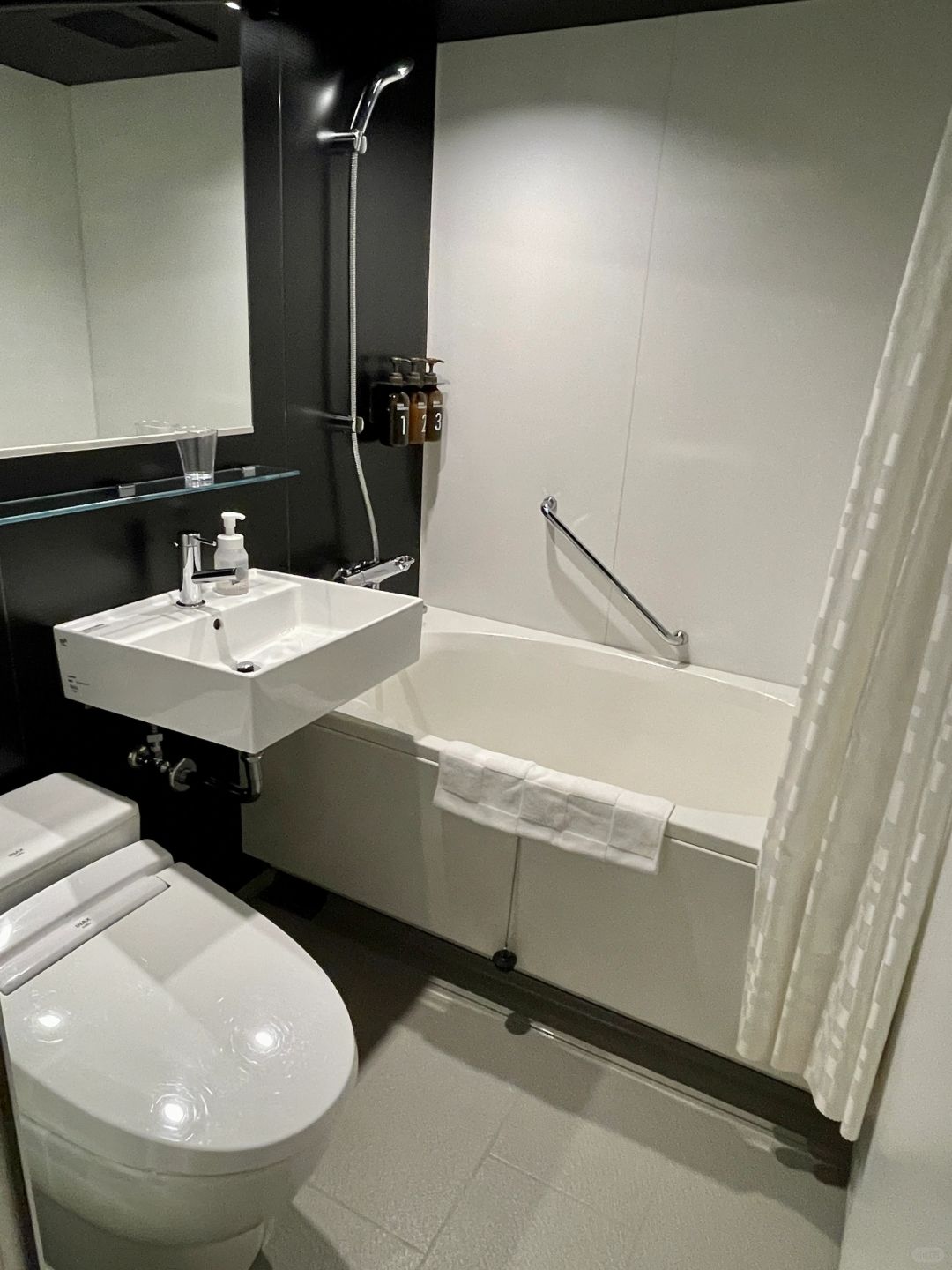 Osaka-Affordable Osaka Oasis:A Convenient & Comfy Stay at hotel Resol trinty