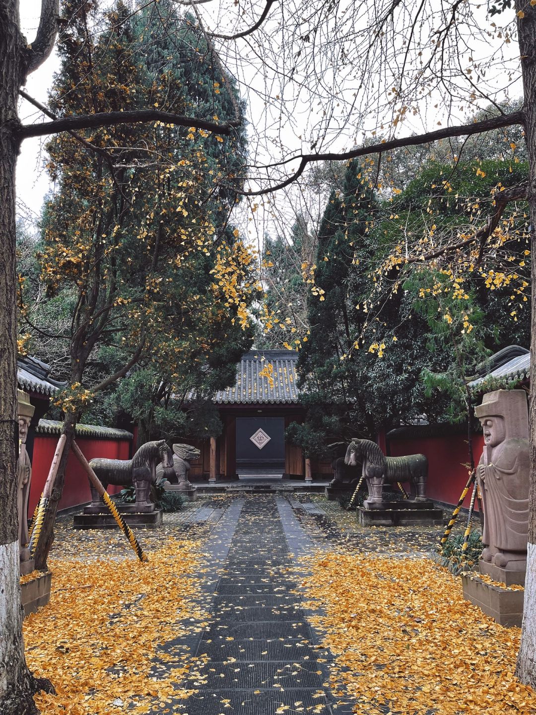 Chengdu/Chongqing-The Wuhou Temple in Chengdu is a memorial hall for Zhuge Liang of the Three Kingdoms period, filled with the atmosphere of Sichuan culture!