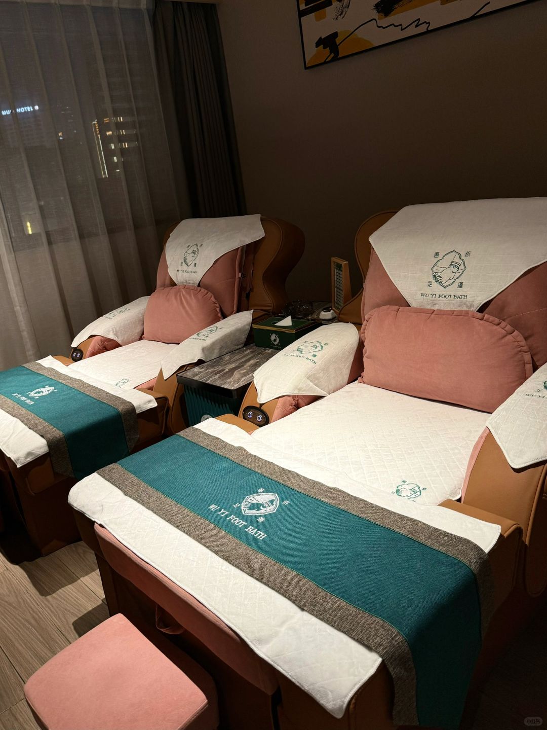 Changsha-Wuyi Zudao in Changsha combines foot baths with hotel style services, making it really suitable for lazy people!