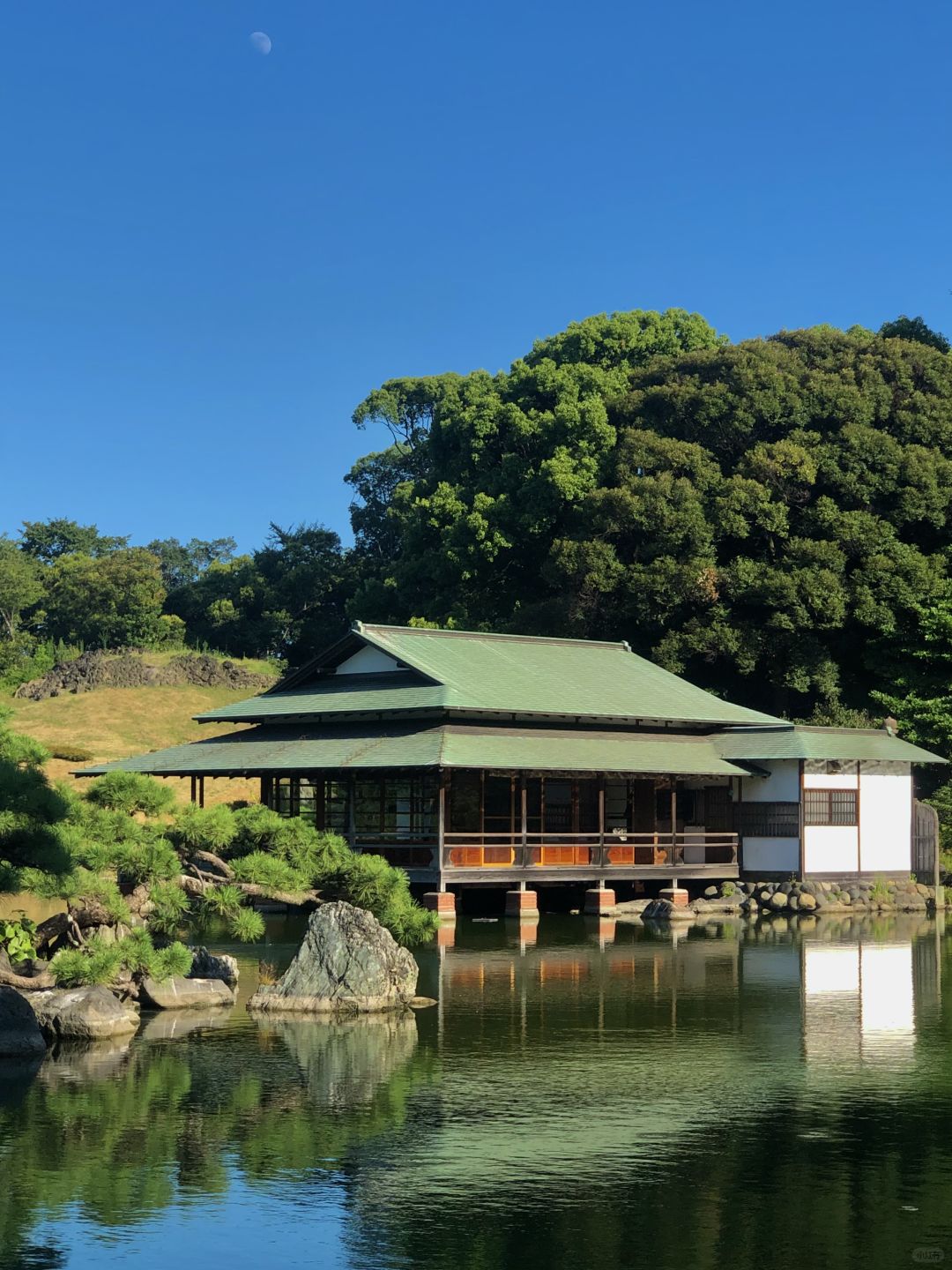 Tokyo-Places full of art, history and culture: Kiyosumi Garden,Blue Bottle Coffee, Modern Museum of Modern Art